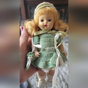 Vintage Madame Alexander Doll Country Girl Grn/Crm Crocheted Dress Purse/Hat Etc